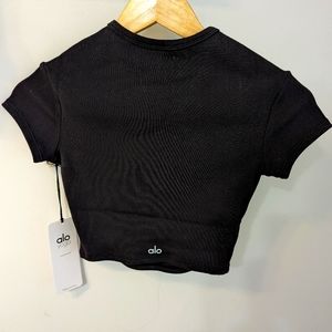 Alo yoga ribbed cropped tee